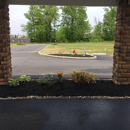 Holmes Suites And Inn Blacklick Buitenkant foto